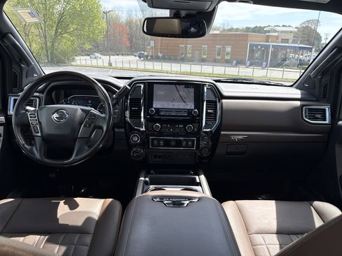 Used 2020 Nissan Titan Platinum Reserve w/ Moonroof Package image 29