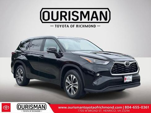 Certified 2024 Toyota Highlander XLE AWD/4WD image 1