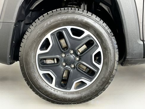 Used 2016 Jeep Renegade Trailhawk w/ Popular Equipment Group image 11