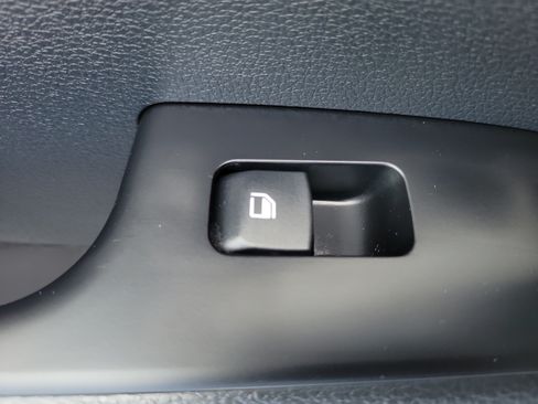 Certified 2025 Kia Soul LX FWD image 14