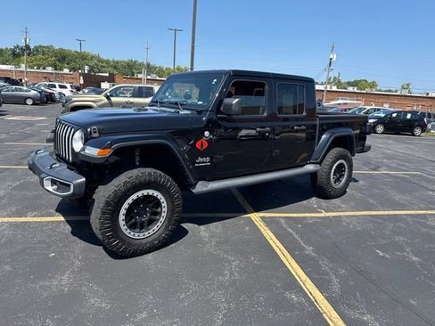 Used 2020 Jeep Gladiator Overland AWD/4WD image 2