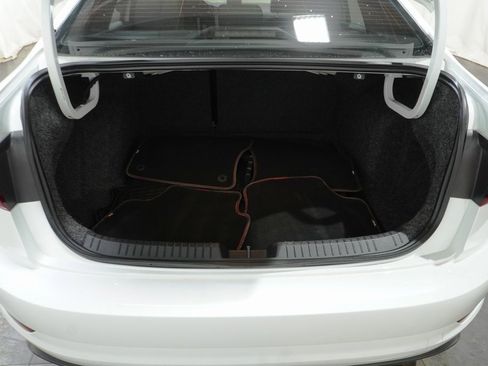 Used 2021 Volkswagen Jetta GLI image 5