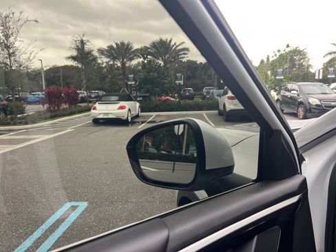 Used 2024 Mitsubishi Outlander FWD image 20