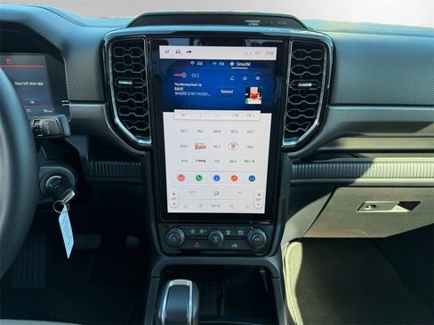 Certified 2024 Ford Ranger XLT w/ Technology Package image 11