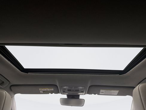 Used 2019 Toyota Highlander XLE AWD/4WD image 17