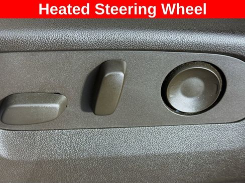 Used 2022 GMC Yukon XL SLT w/ SLT Luxury Package image 18