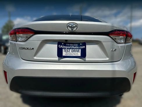 Used 2024 Toyota Corolla LE FWD image 11