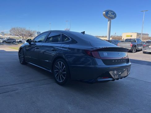 Used 2021 Hyundai Sonata Limited w/ Preferred Accessory Package image 6