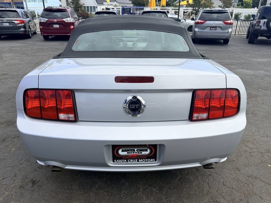 Used 2005 Ford Mustang GT RWD image 5