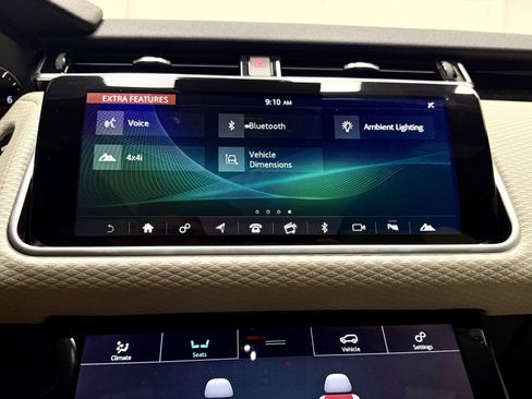 Used 2018 Land Rover Range Rover Velar S AWD/4WD image 34
