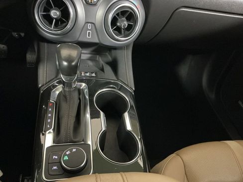 Used 2019 Chevrolet Blazer Premier w/ Sun and Wheels Package image 4