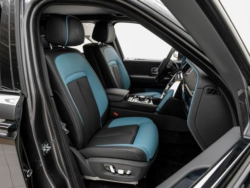 Used 2022 Rolls-Royce Cullinan w/ Cullinan Package AWD/4WD image 42