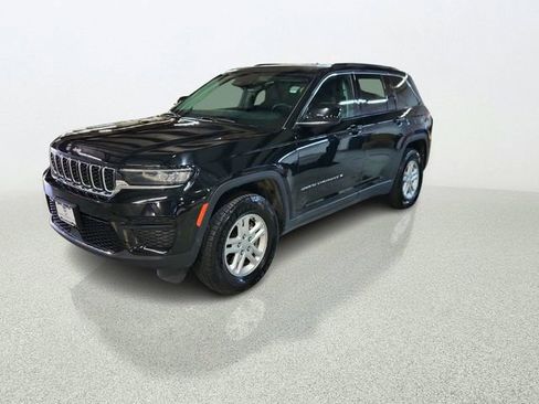 Used 2024 Jeep Grand Cherokee Laredo AWD/4WD image 11