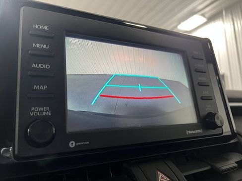 Used 2020 Toyota RAV4 LE image 9