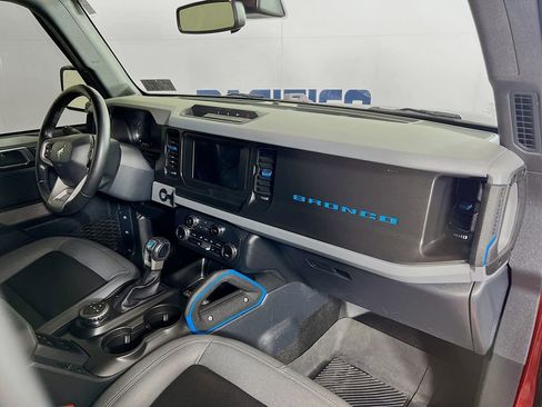 Certified 2023 Ford Bronco Black Diamond image 33