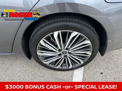 New 2025 Nissan Altima 2.5 SL image 36