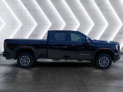 Used 2025 GMC Sierra 2500 AT4 AWD/4WD image 7
