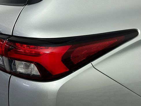 Used 2024 Mitsubishi Outlander SEL Black Edition image 33