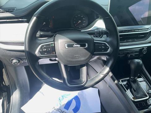 Certified 2022 Jeep Compass Latitude image 10