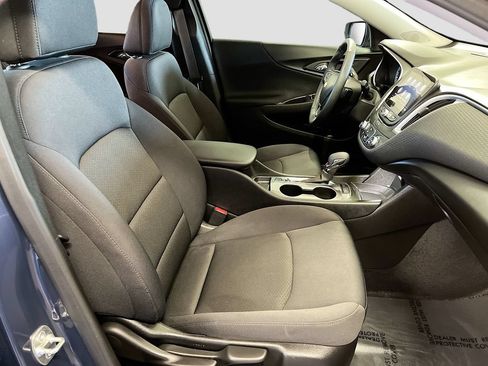 Used 2025 Chevrolet Malibu RS FWD image 25