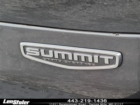 Used 2023 Jeep Grand Cherokee L Summit w/ Advanced Protech Group IV AWD/4WD image 9