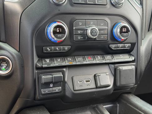 Used 2020 GMC Sierra 2500 AT4 w/ AT4 Premium Package AWD/4WD image 22