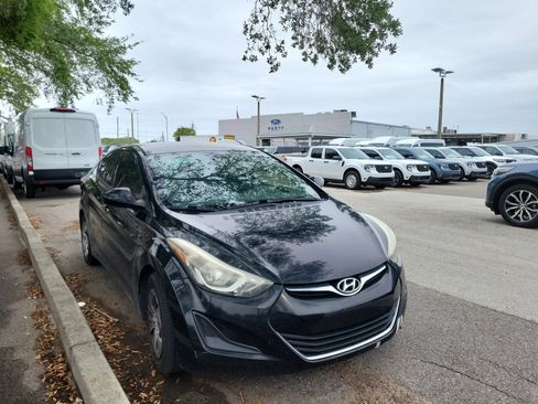 Used 2016 Hyundai Elantra SE image 3