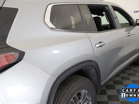Used 2025 GMC Acadia Elevation AWD/4WD image 7