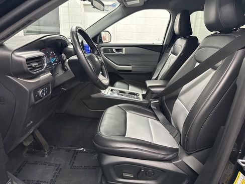 Used 2023 Ford Explorer XLT w/ Equipment Group 202A AWD/4WD image 19