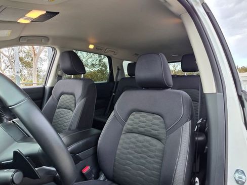 Used 2025 Nissan Pathfinder SV FWD image 14