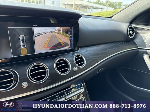 Used 2017 Mercedes-Benz E 300 image 9