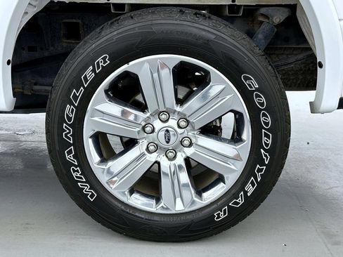 Used 2020 Ford F150 Lariat w/ Equipment Group 502A Luxury AWD/4WD image 22