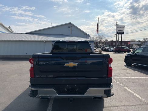 Used 2021 Chevrolet Silverado 1500 LT w/ Z71 Off-Road Package AWD/4WD image 4