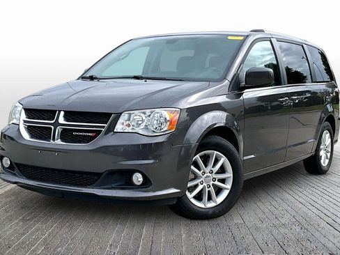 Used 2019 Dodge Grand Caravan SXT FWD image 3