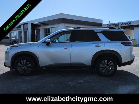 Used 2022 Nissan Pathfinder SV AWD/4WD image 7