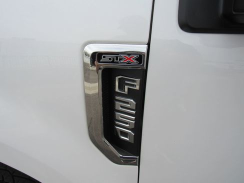 Used 2019 Ford F250 XL w/ STX Appearance Package AWD/4WD image 14