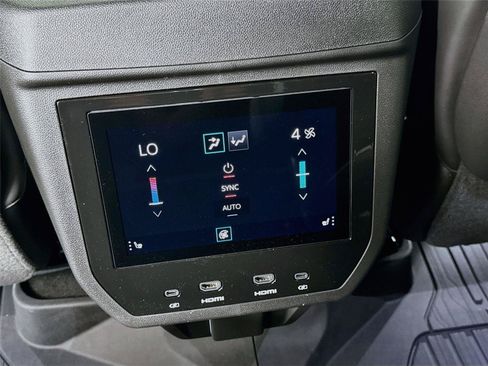 New 2026 GMC Yukon Denali Ultimate w/ LPO, Floor Liner Package AWD/4WD image 21