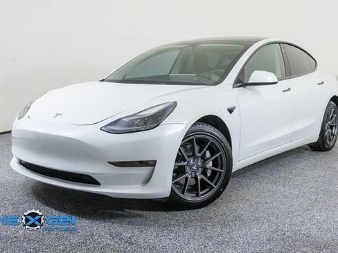 Used 2023 Tesla Model 3 Standard Range RWD image 3