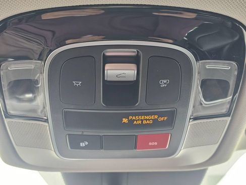Used 2025 Hyundai Tucson Limited AWD/4WD image 34