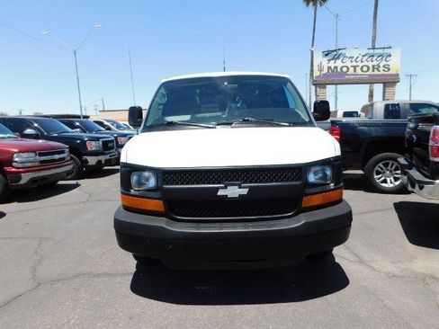 Used 2006 Chevrolet Express 3500 Extended Passenger w/ Power and Light Package RWD image 2