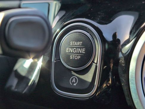 Used 2024 Mercedes-Benz GLA 250 4MATIC image 16