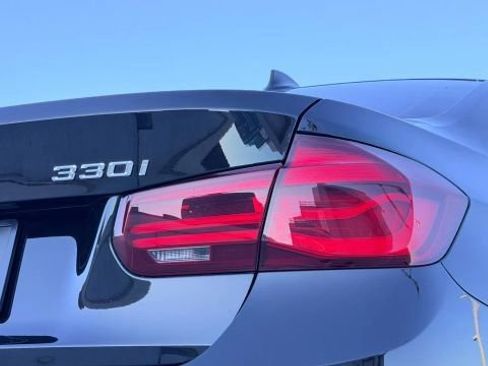 Used 2018 BMW 330i xDrive Sedan w/ Convenience Package image 52