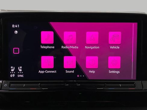 Used 2024 Volkswagen Atlas Cross Sport SEL Premium R-Line image 23