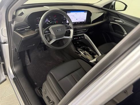 Used 2025 Audi Q5 Premium w/ Convenience Package AWD/4WD image 10