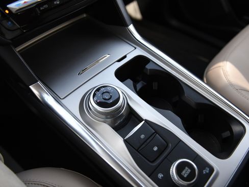 Used 2023 Ford Explorer Limited w/ Equipment Group 301A image 20