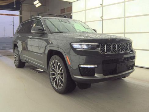 Used 2021 Jeep Grand Cherokee L Summit image 4