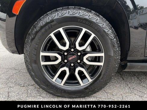 Used 2022 GMC Yukon AT4 w/ AT4 Premium Package AWD/4WD image 11