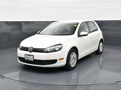 Used 2010 Volkswagen Golf 4-Door FWD image 1