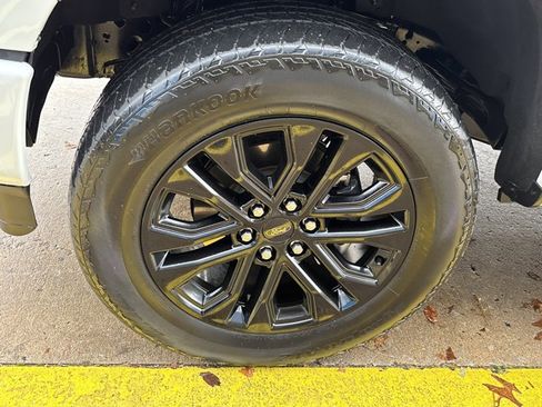 Used 2025 Ford F150 Lariat w/ Equipment Group 501A Mid image 10