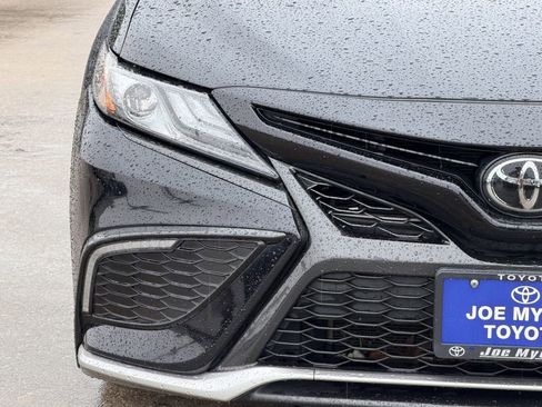 Used 2022 Toyota Camry XSE FWD image 5